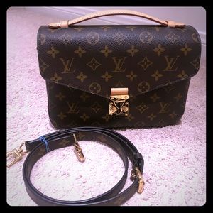 Louis Vuitton Monogram Pochette Metis